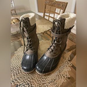 Megallan Outdoor Duck Boots with Fur
